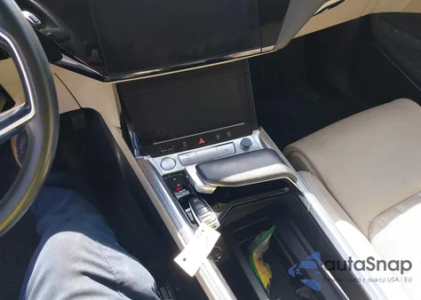 2019 Audi E-Tron Premium Plus z USA, uszkodzony, nr VIN WA1VABGE7KB012812